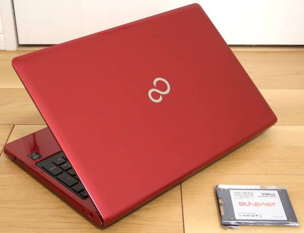 ★極美品ルビーレッド★Core i7-4722HQ/新品256GB SSD/8GBメモリ/ブルーレイ/Win11 24H2★富士通LIFEBOOK AH53/U★