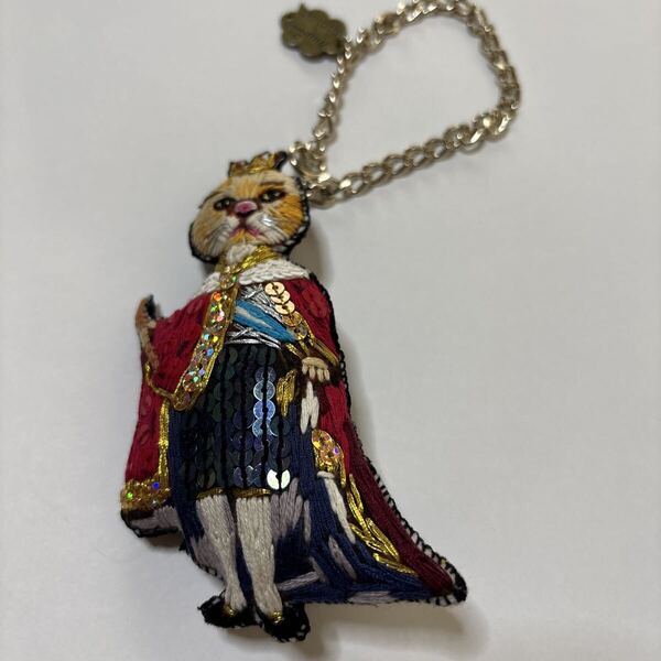 未使用 hug2 ハグニャン2 猫 スパンコール刺繍チャーム ブローチ バックチャーム キーホルダー