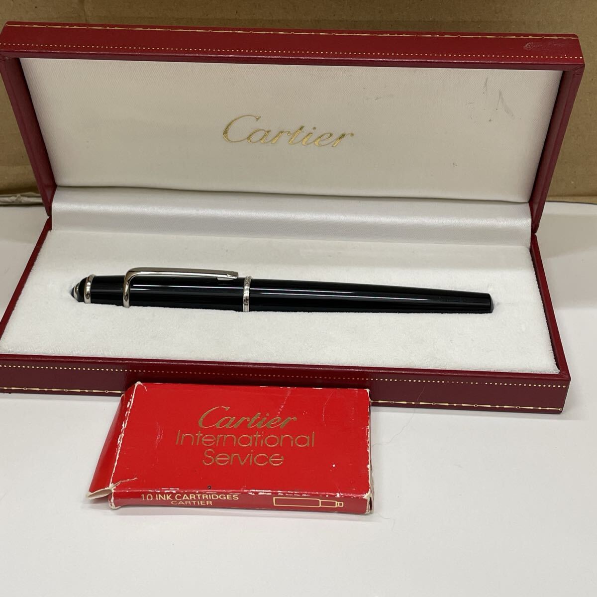 未使用カルティエ Cartier 万年筆 黒/シルバー 専用ケース付き Yahoo!オークション -「カルティエ 万年筆」の落札相場・落札価格