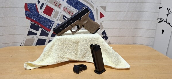 WE-TECH GLOCK19 ガスブロ オマケ予備マガジン(17) ガスブローバック ハンドガン we