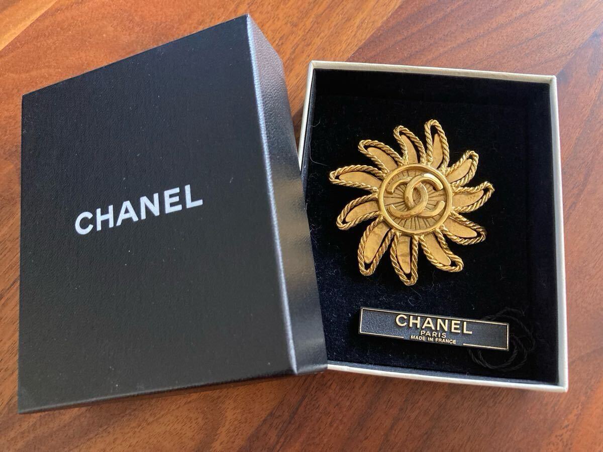 美品 CHANEL シャネル ブローチ 箱付 菱形 ゴールド アンティーク Yahoo!オークション -「シャネル ヴィンテージ ブローチ」の落札
