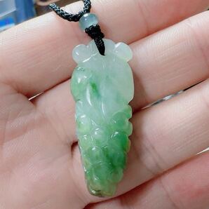 R2-0251 本翡翠 《本物保証》ペンダント ヒスイ 天然石 一点物 ネックレス パワーストーン お守り Aジェダイト 縁起物