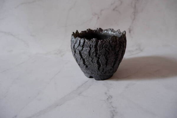 【陶房然庵】3号黒金彩裂紋鉢135 塊根植物 アガベ 多肉植物 盆栽 植木鉢 作家鉢 やちむん 沖縄