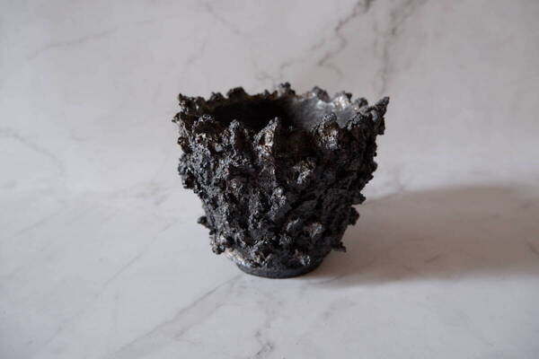 【陶房然庵】4号黒金彩裂紋鬼鉢136 塊根植物 アガベ 多肉植物 盆栽 植木鉢 作家鉢 やちむん 沖縄