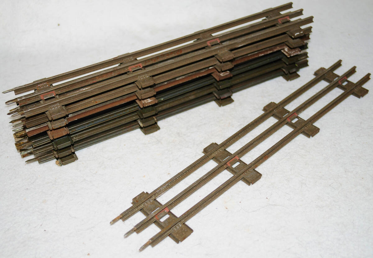 Oゲージ 三線式 レール 直線 7本 曲線 31本 まとめて メーカー不明 Oゲージ 三線式 レール 直線 7本 曲線 31本 まとめて メーカー