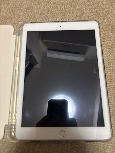 iPad 第5世代 128GB シルバー AC付き iPad タブレット Apple Wi-Fi シルバー Air Appel アップル アイパッド