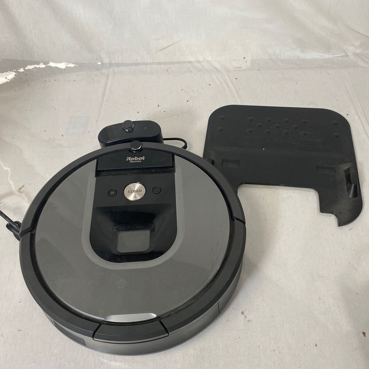 iRobot Roomba960 ロボット掃除機 本体＋充電器(ジャンク品) iRobot アイロボット (国内正規品) ロボット掃除機 「ルンバ