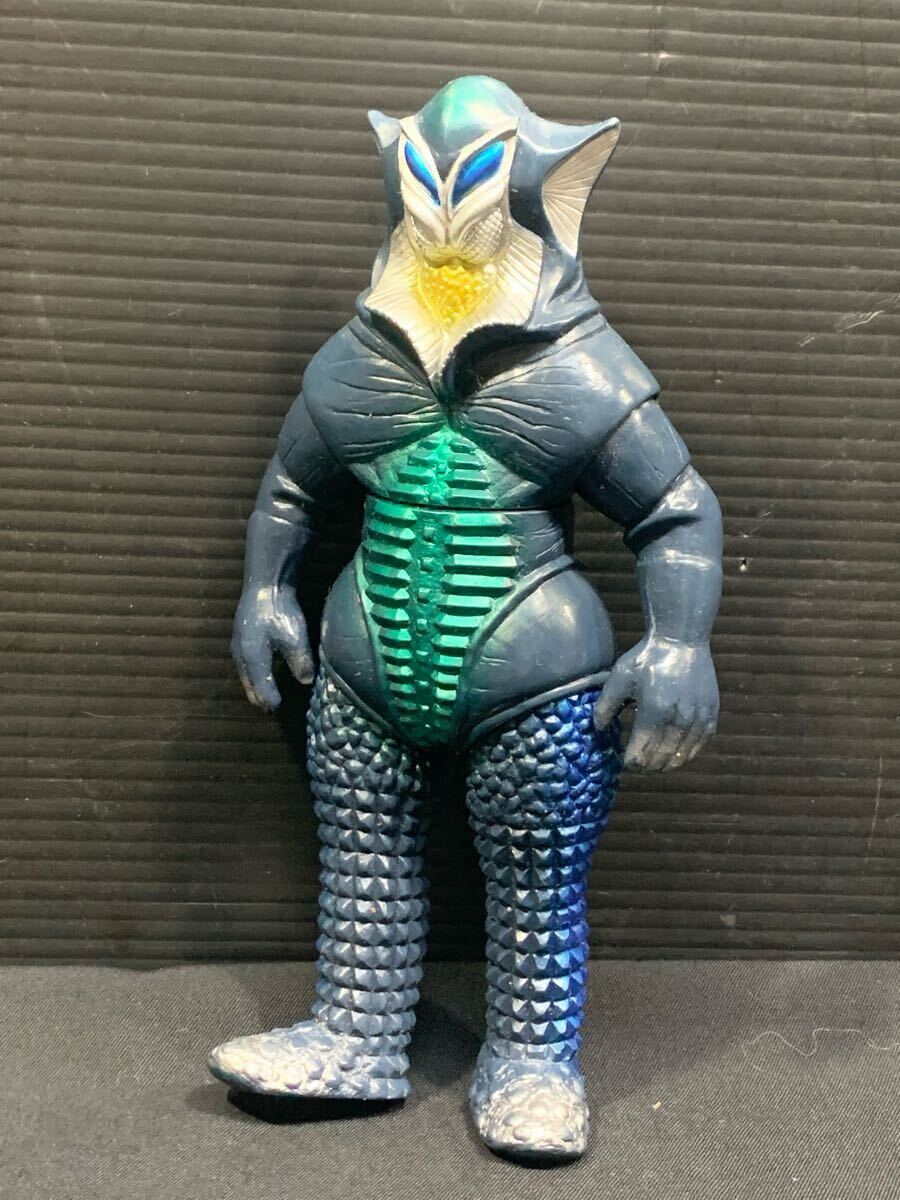 ウルトラマン メフィラス星人 ソフビ ブルマァク 当時物 円谷プロ 怪獣 Yahoo!オークション -「メフィラス星人」(ソフビ) (ビンテージ