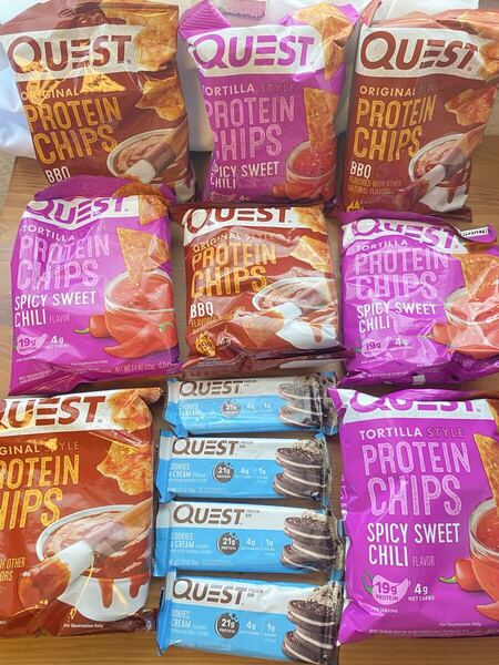 クエストチップス quest chipsBBQ味4袋 クエストチップス quest chipsスイートチリ味4袋 プロテインバークッキー&クリーム 4本