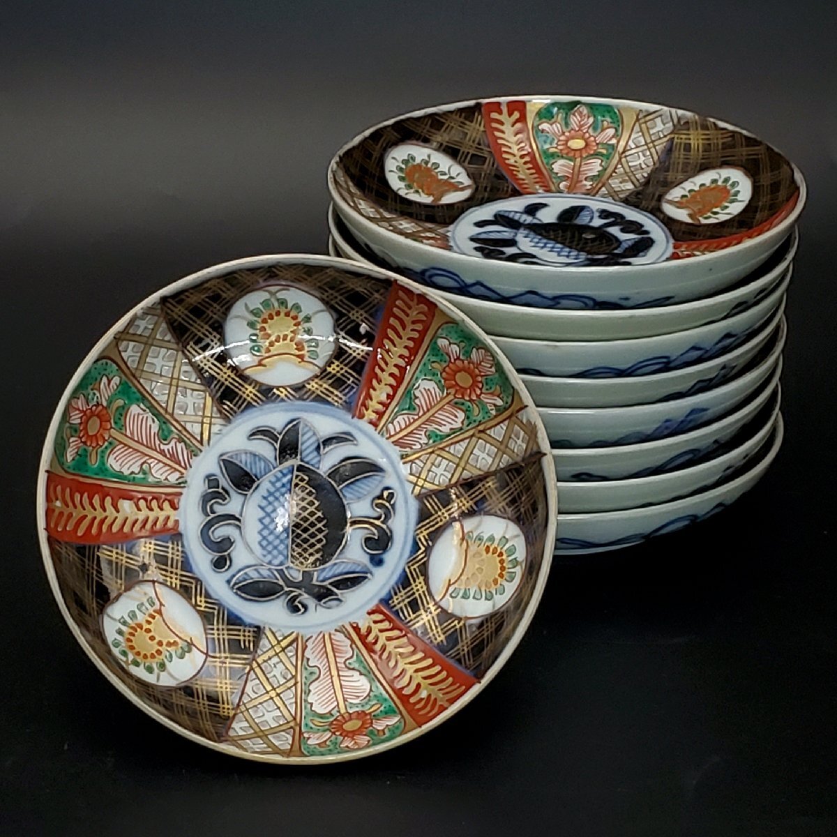 古伊万里 伊万里 色絵 金襴手 三つ割 華の図 蔵出し 7客 古伊万里 伊万里 色絵 金襴手 三つ割 華の図 蔵出し 7客 週間