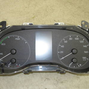 全国送料無料!トヨタ MXPH10ヤリス ハイブリッドX純正メーター中古品 83800-K0602 257630-6700 スピードメーター 実動車外し品との事!