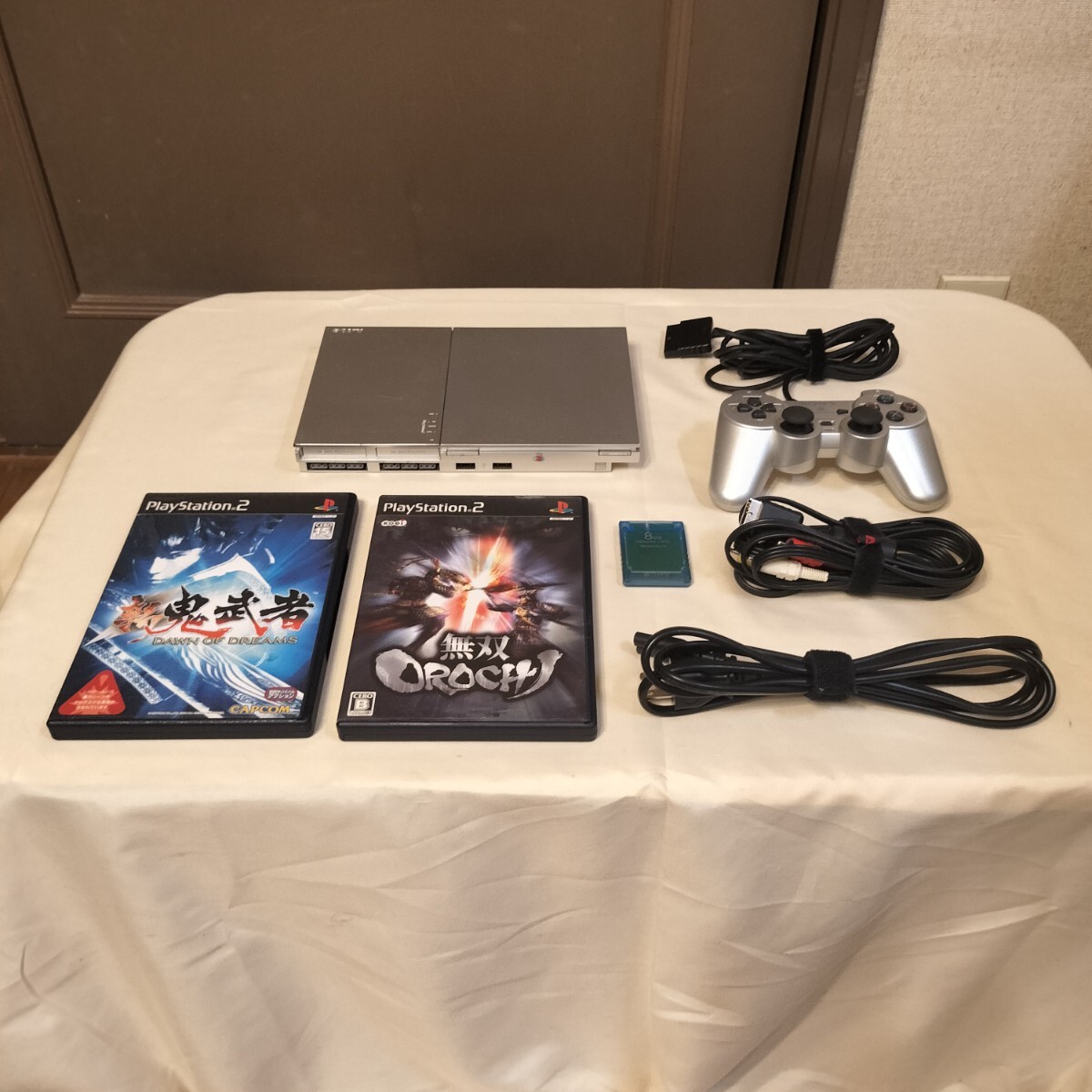 プレイステーション2  本体 (薄型) PS2 薄型 本体 【すぐ遊べるセット】 ☆ 純正コントローラー