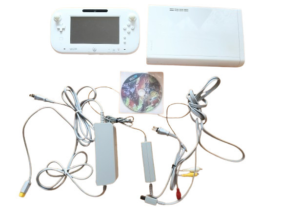 <すぐに遊べるセット>Wii U 本体セット+おまけ「モンスターハンター3 (トライ) G HD Ver. discのみ」<簡単な動作確認済み>