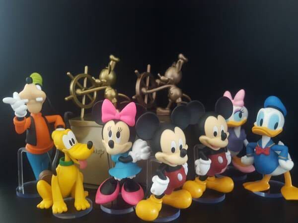 Disney ディズニーキャラクターズ ミッキー&フレンズ ワールドコレクタブルフィギュア WCF MEGA ミッキーマウス 7種 用アクリル台座