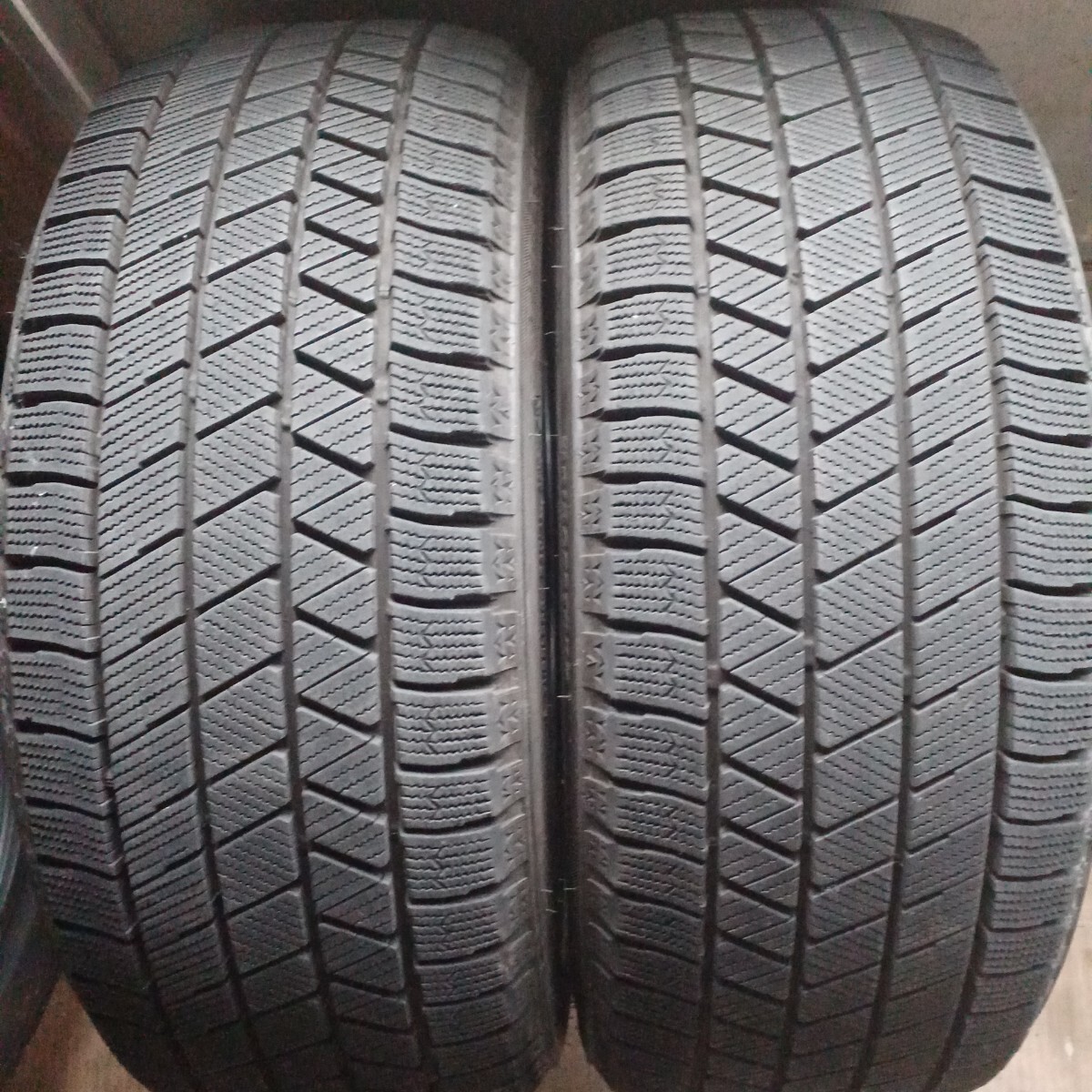 ２本セット① VRX3 225/40R18 スタッドレス バリ溝 ブリヂストン ブリザックスタッドレスVRX3 225/40R18 88Q