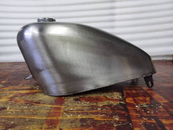 T-117 スポーツスタータンク YAMAHA ヤマハドラッグスタークラシック400 DRAGSTAR400 10L ボルトオン ハイトンネル タンク製作工房