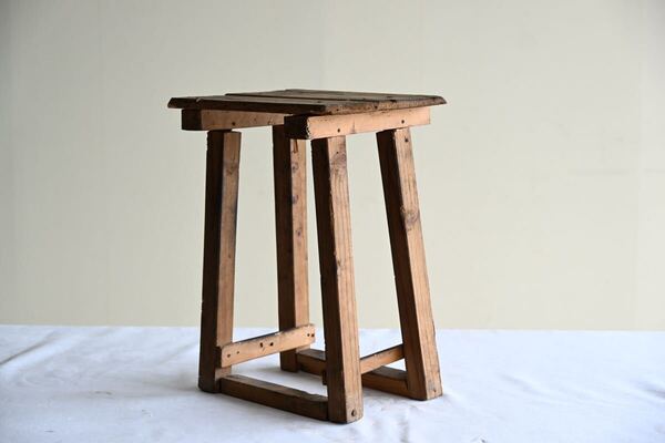 【骨董品】椅子 古道具 アンティーク レトロ チェア スツール 木製 古家具 古いスツール 花台 飾り台