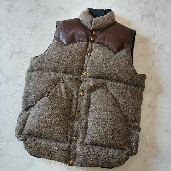 40 ロッキーマウンテン ビームス 別注 ダウンベスト ツイード ブラウン メンズ Rocky Mountain Featherbed レザーヨーク