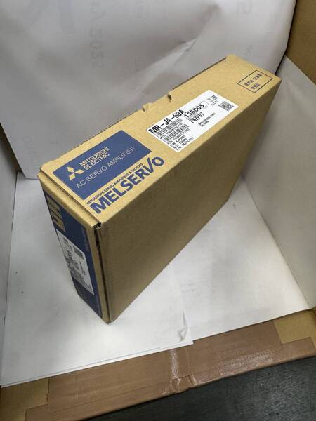 新品 未使用 MITSUBISHI 三菱電機 MR-J4-60A- サーボアンプ