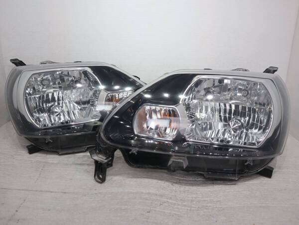 キレイ 破損なし HID 【コーティング済】 キセノン 車検◯ 迅速発送 KOITO 52-259 BR67-10 NSP140 NCP140 NCP141 ポルテ ヘッドライト 左右