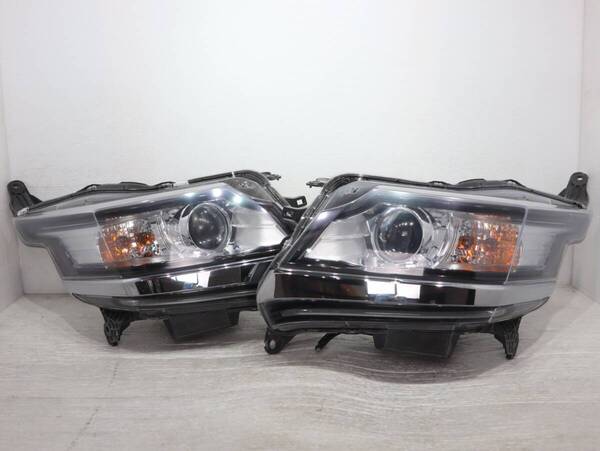 キレイ 破損なし HID 【コーティング済】 キセノン KOITO 100-62161 BR69-8 JH1 JH2 N-WGN Nワゴン カスタム エヌワゴン ヘッドライト 左右