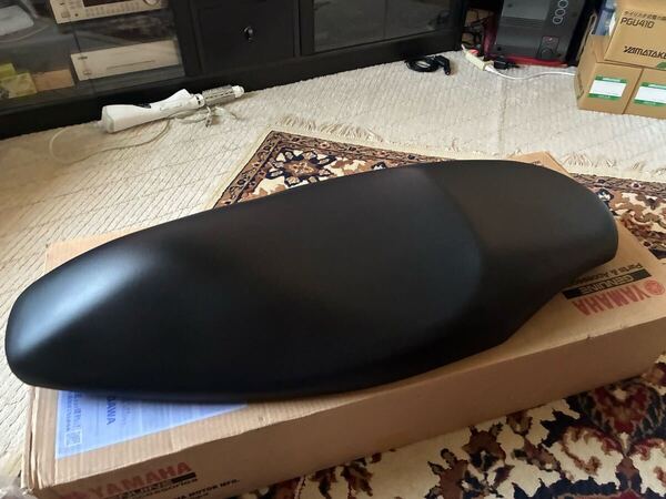 ヤマハ純正 nmax n-max125 se86j 純正シート 美品 2016年 初期 2000キロ外し