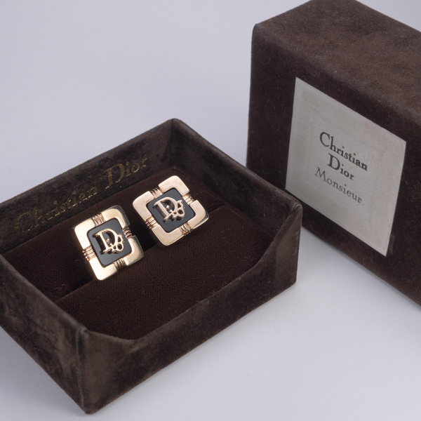 箱付き クリスチャンディオール Christian Dior ヴィンテージディオール オニキスカフスボタン ゴールド色