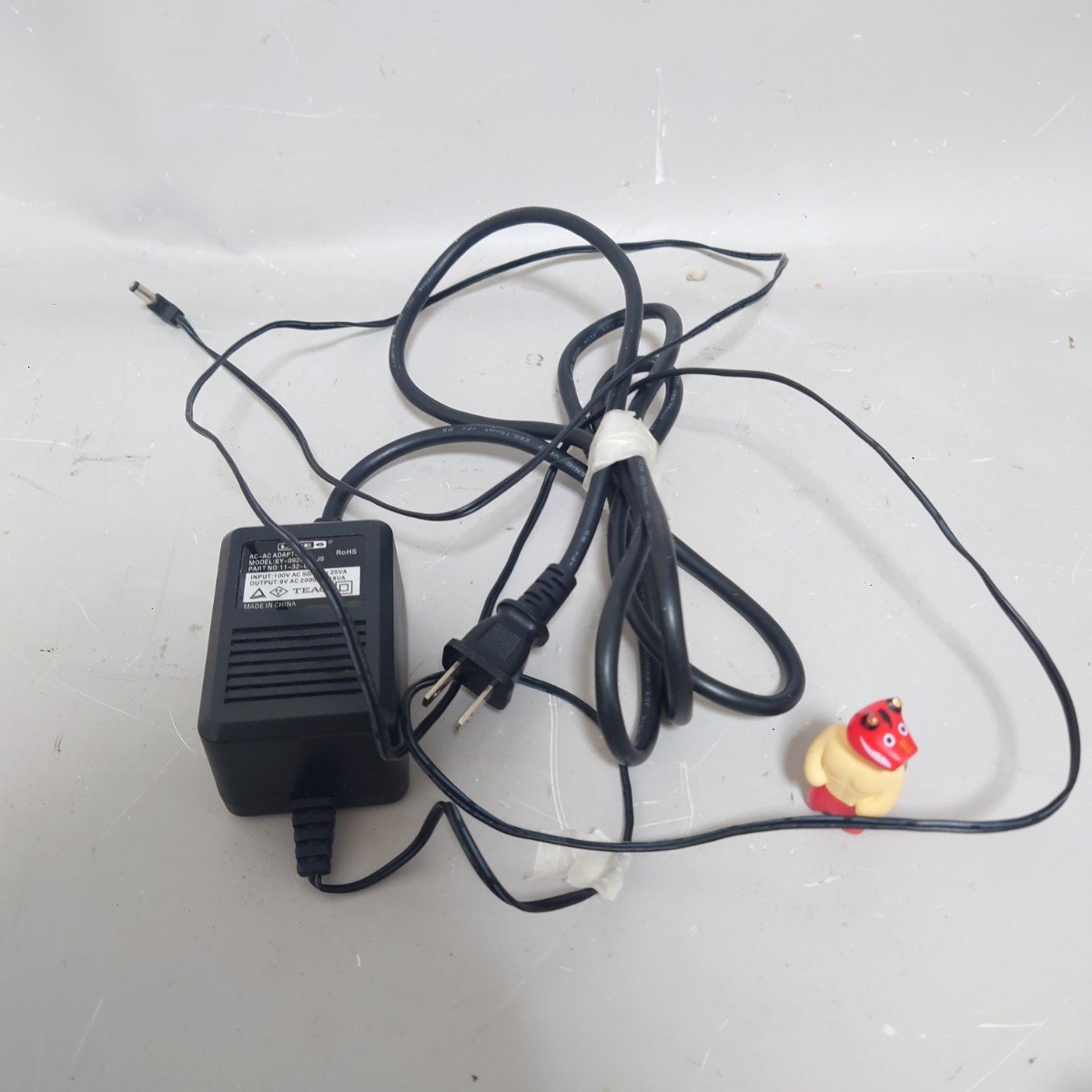 Line6 Vriax300/500/600などの電源アダプター　中古 81NBUh-bnhL._UF350,350_QL50_.jpg