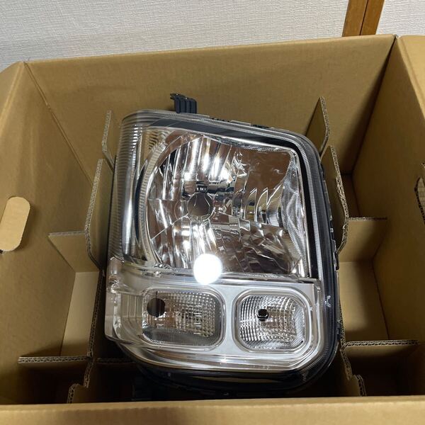 ヘッドライト エブリィ DA17V 右ライト ハロゲン 送料込み 即決 1箇所割れ