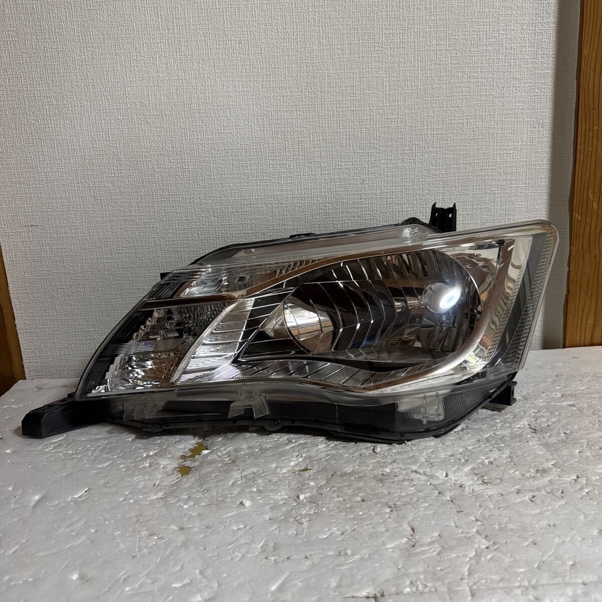 アクシオ 右ヘッドライト カローラアクシオ DBA-NZE164 右ヘッドランプ/ヘッドライト 1.5X