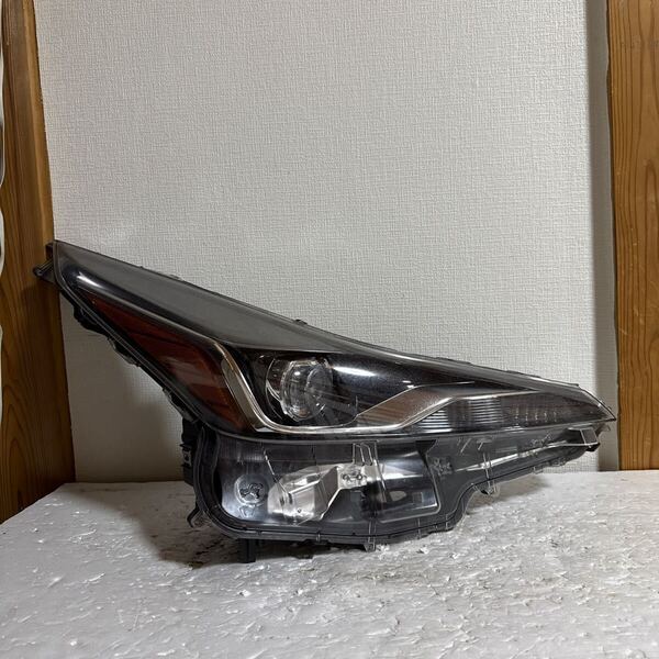 トヨタ 50 プリウス 後期 トヨタ 純正 右 LED ヘッドライト ZVW50/ZVW51/ZWV55 送料込み即決
