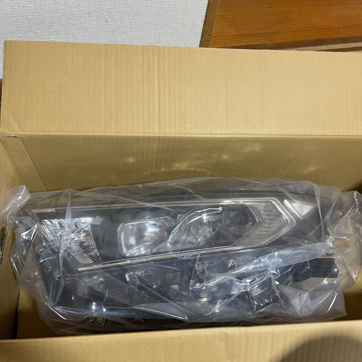 TOYOTA RAV4 ヘッドライト　左　AXAH54 TOYOTA RAV4 ヘッドライト 左 AXAH54 RAV4 ラブ4 ラヴ4