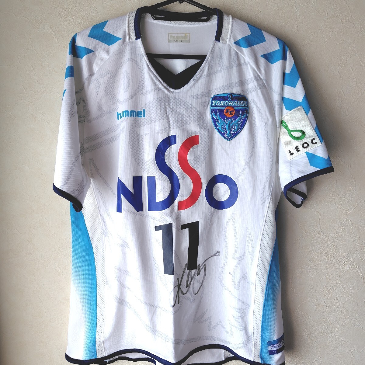 【新品未使用】三浦知良 直筆サイン入り 横浜FC 2016レプリカユニフォーム Yahoo!オークション -「三浦知良 ユニフォーム サイン」の落札