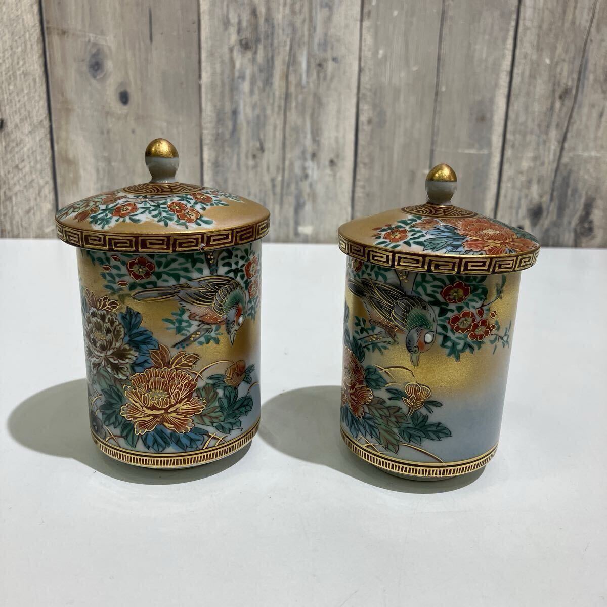 九谷焼　蓋付組湯呑　（新品未使用） 九谷焼 蓋付組湯呑 九谷寿白 青粒鉄仙 - メルカリ