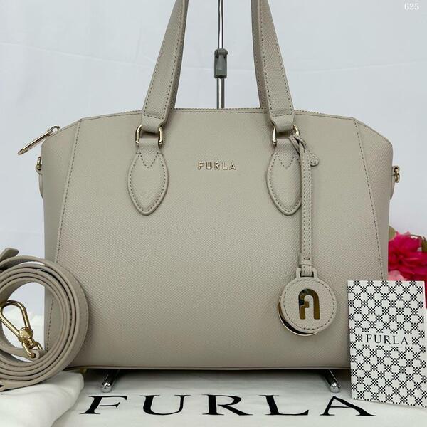 【未使用級】FURLA フルラ ミネルヴァ 2way ショルダーバッグ ハンドバッグ レザー シボ革 斜め掛け ホワイト 白 通勤 通学 レディース