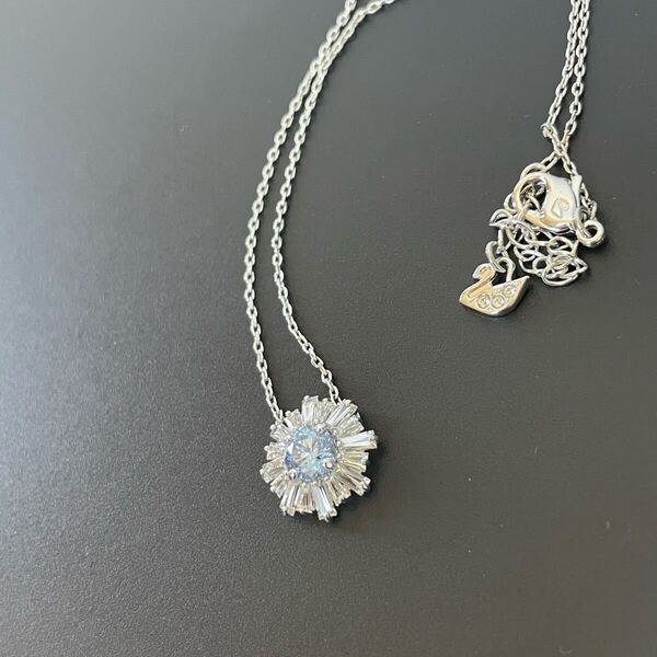 SWAROVSKI スワロフスキー 美品 正規品 アクセサリー ジュエリー ネックレス シルバー ブルー フラワー マルゲリータ デイジー