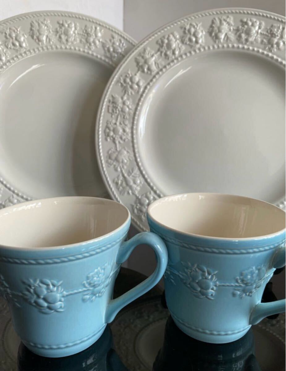 未使用　 フェスティビティ　大皿　中皿　マグ　マット　２セット 新品 ウェッジウッド《フェスティビティ グリーン》プレート