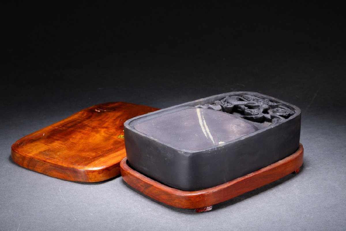 中国　書道具　雲龍刻　端渓硯　唐木箱付　M　R7312 楽天市場】端渓硯 宋坑 天然型 雲龍刻入 6吋（152×111×21mm