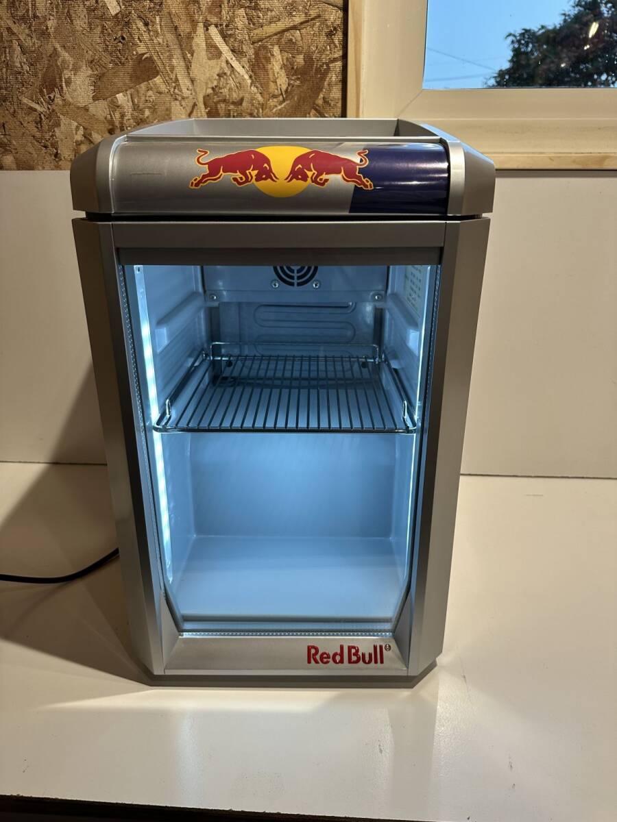 Red Bull 冷蔵庫 LED照明付き Yahoo!オークション -「redbull レッドブル 冷蔵庫」の落札相場