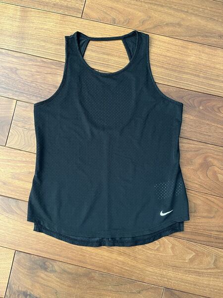 美品○NIKE ナイキ○タンクトップ ノースリーブ ヨガ ピラティス ジム フィットネス トレーニング ウェア トップス レディース