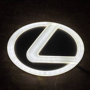 【送料無料】国内発送 LEXUS レクサス 4D LEDエンブレム 交換式 フロント用 リア用 12.5cm×9.25cm ホワイト