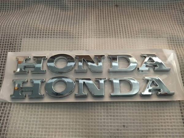 【ゆうパケット送料込】HONDA 3Dエンブレム(両面テープ付) メッキシルバー 2枚組 縦2cm×横15cm プラスチック製 ホンダ