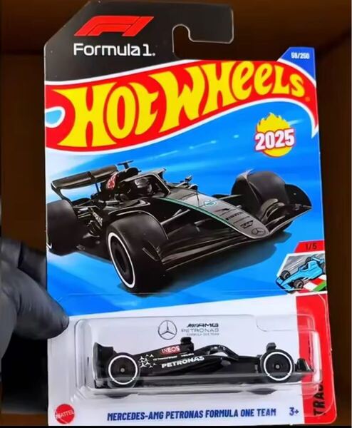 ホットウィール メルセデス ベンツ AMG ペトロナス F1 1/64