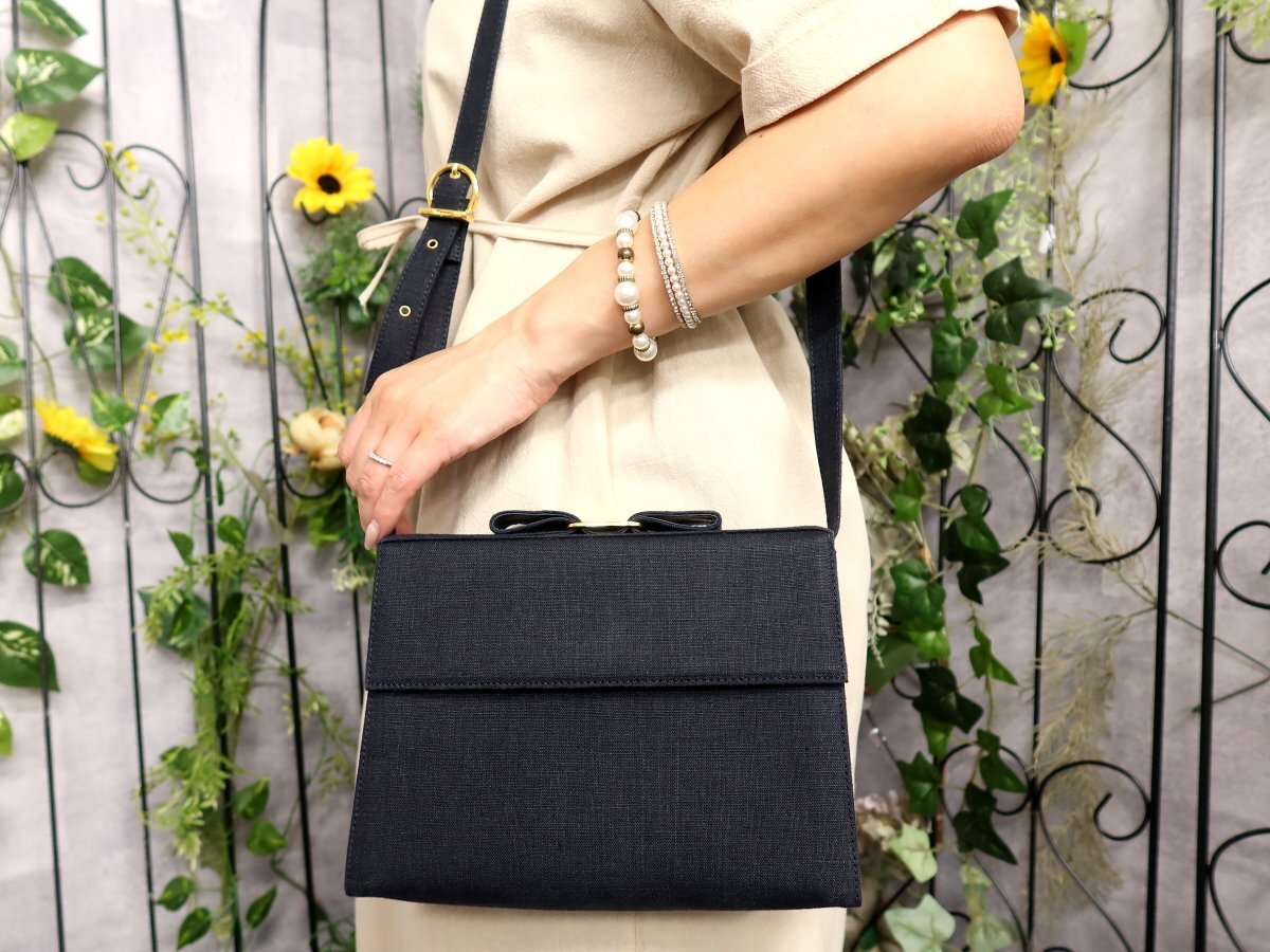 【美品】Salvatore Ferragamo 黒 ネイビー リボン 24cm Yahoo!オークション -「フェラガモ バッグ ヴァラ 紺」(かばん