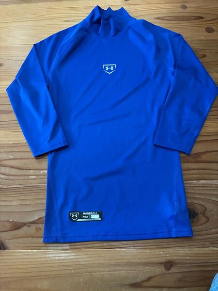 送料込み!! UNDER ARMOUR アンダーシャツ アンダーアーマー 青 MD 野球 ベースボール スポーツウェアー ハイネックTシャツ