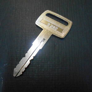 社外品 コピーキー B383 コマツ キー (ビー・サン・ハチ・サン) KOMATSU B383 合鍵 1本