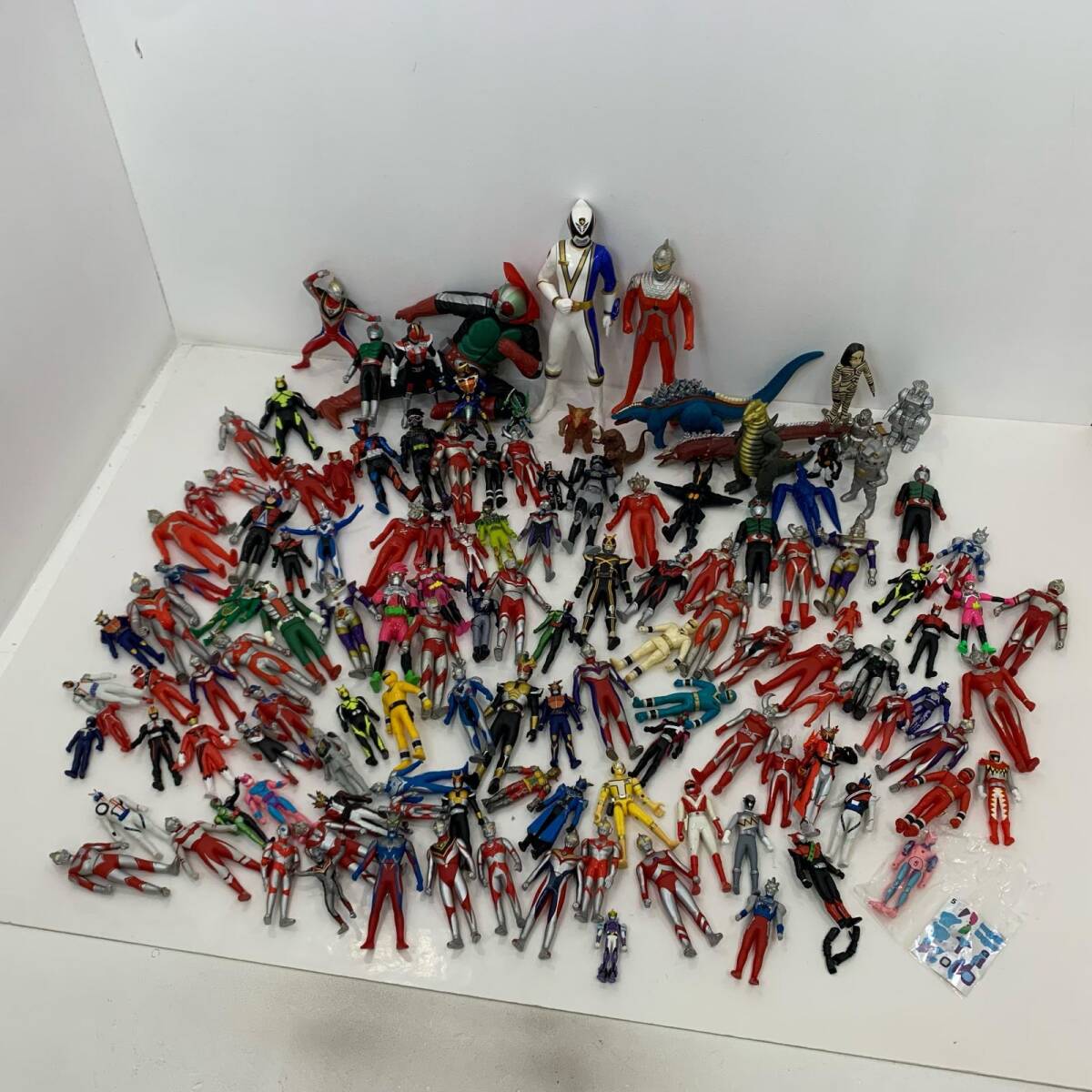 ウルトラマン レトロ価値あり!新品 セット まとめ売り Yahoo!オークション -「ウルトラマン ソフビ まとめ」の落札相場