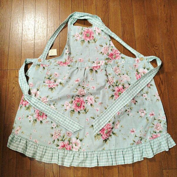★新品ダク付き★ローラアシュレイ★LAURA ASHLEY★花柄★フリル★エプロン★肩ひも長さ調節可能★着丈約84㎝
