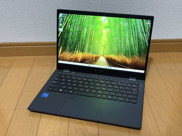 【美品】dynabook G83/KW (Core i5-1235U/16GB/SSD512GB/Windows11Pro/Office2021Pro) 軽量900g