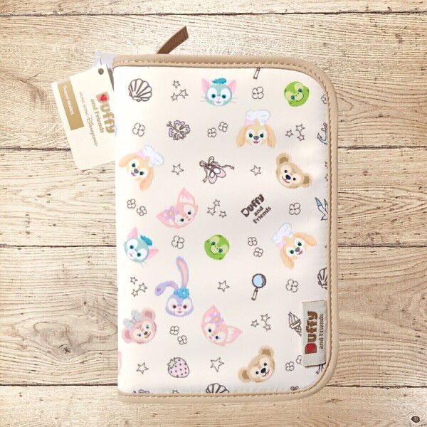 新品☆ダッフィーフレンズ マルチケース/ポーチ 香港ディズニーランド限定☆ 旅行 母子手帳入れ リーナベル ステラルー パスポートケース